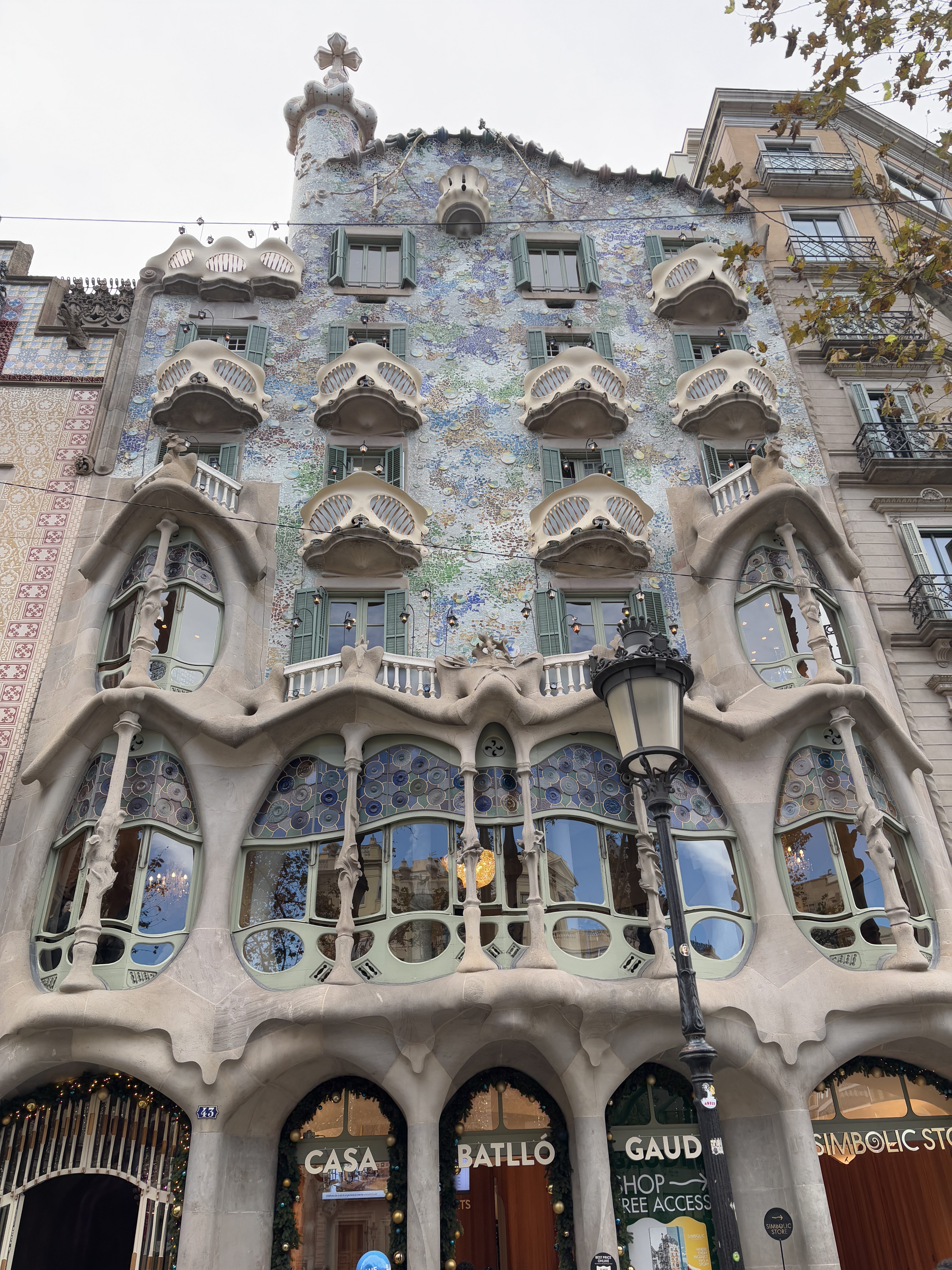 スペイン旅行記14～バルセロナ観光編２～カサ・ミラ、カサ・バトリョ、グエル邸、タブラオフラメンコ
